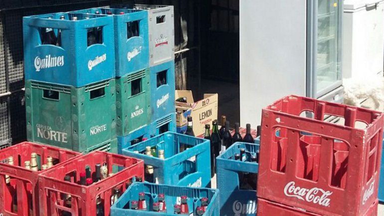 Allanaron una casa particular donde vendían alcohol