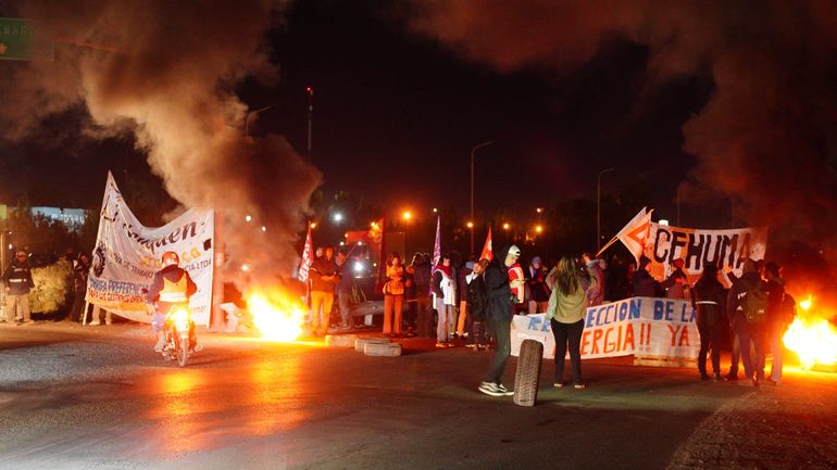 Corte en Ruta 7, entre Centenario y Neuquén: ceramistas siguen con el reclamo a CALF