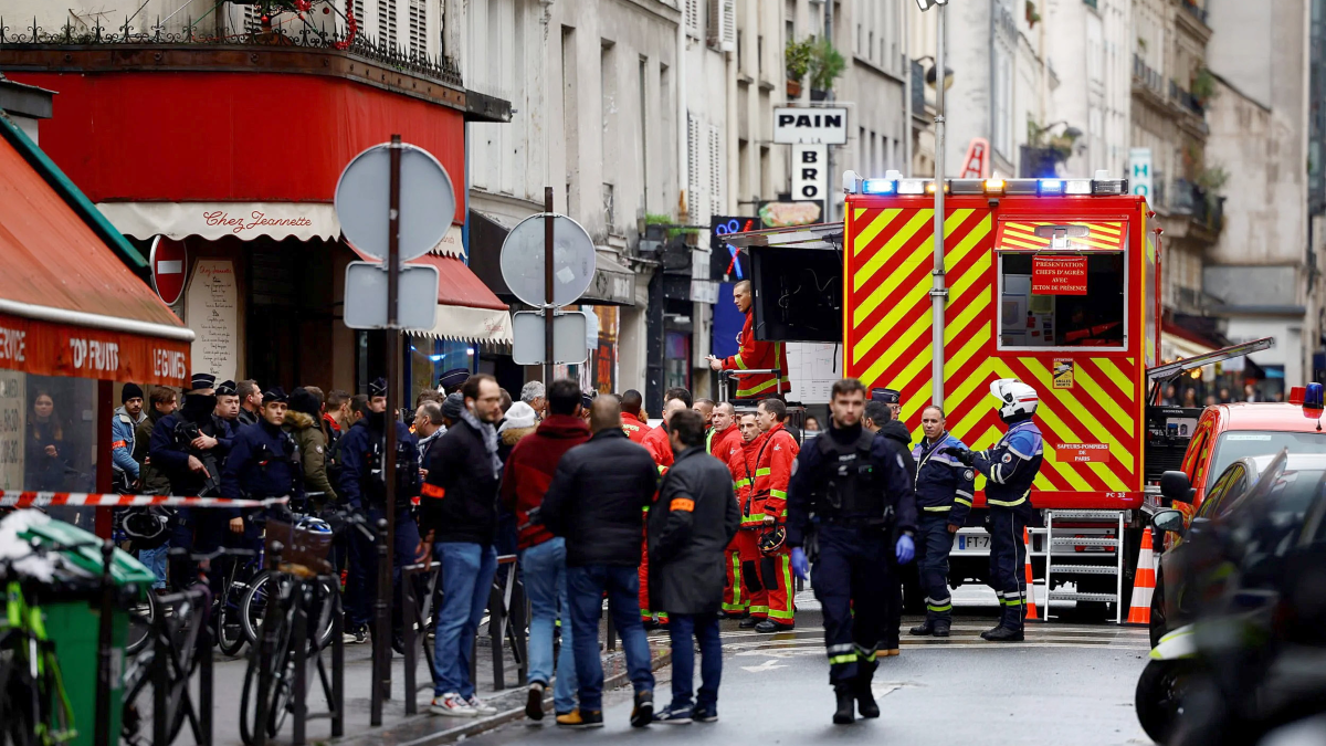 Un jubilado fusiló a tres personas en pleno París thumbnail