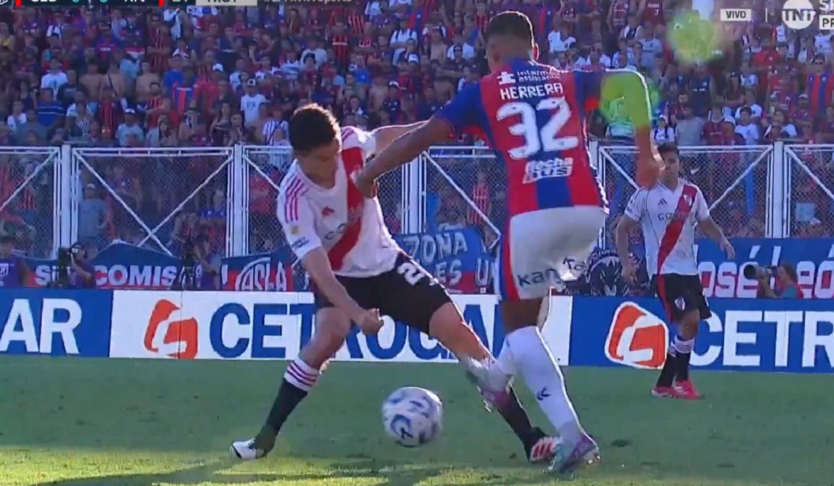 El tremendo caño que se comió Nacho Fernández y las perlitas de San Lorenzo-River