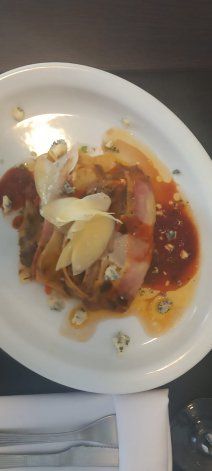 Lasaña de cordero. Lasaña de cordero.