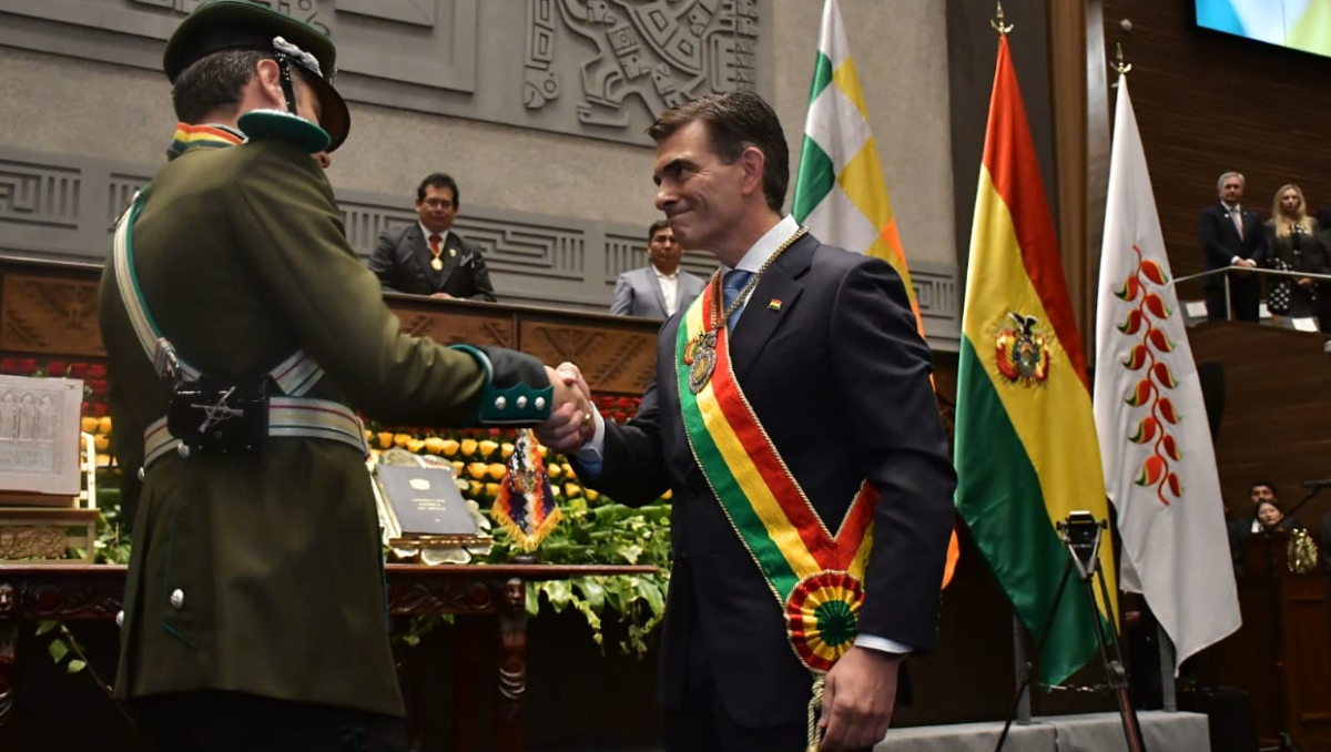 Crisis en Bolivia: el Congreso autorizó a Rodrigo Paz a desplegar las  Fuerzas Armadas