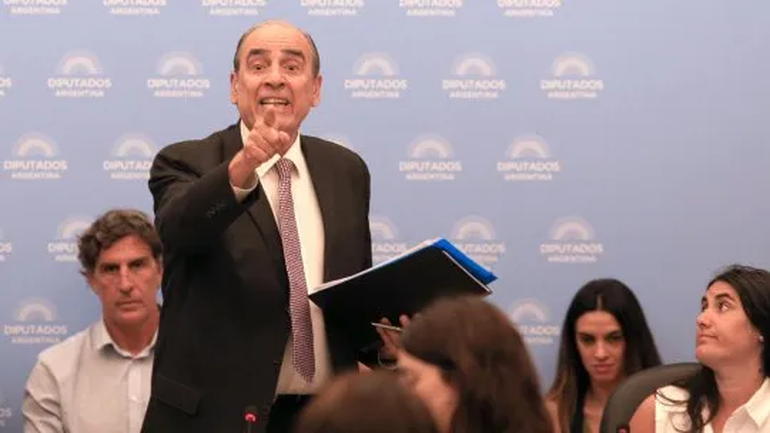Guillermo Francos atraviesa un momento difícil en el Gabinete.