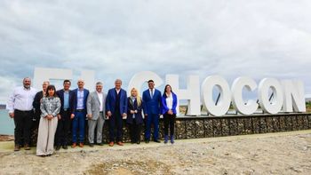 Rolando Figueroa participó del aniversario de Villa El Chocón Rolando Figueroa participó del aniversario de Villa El Chocón