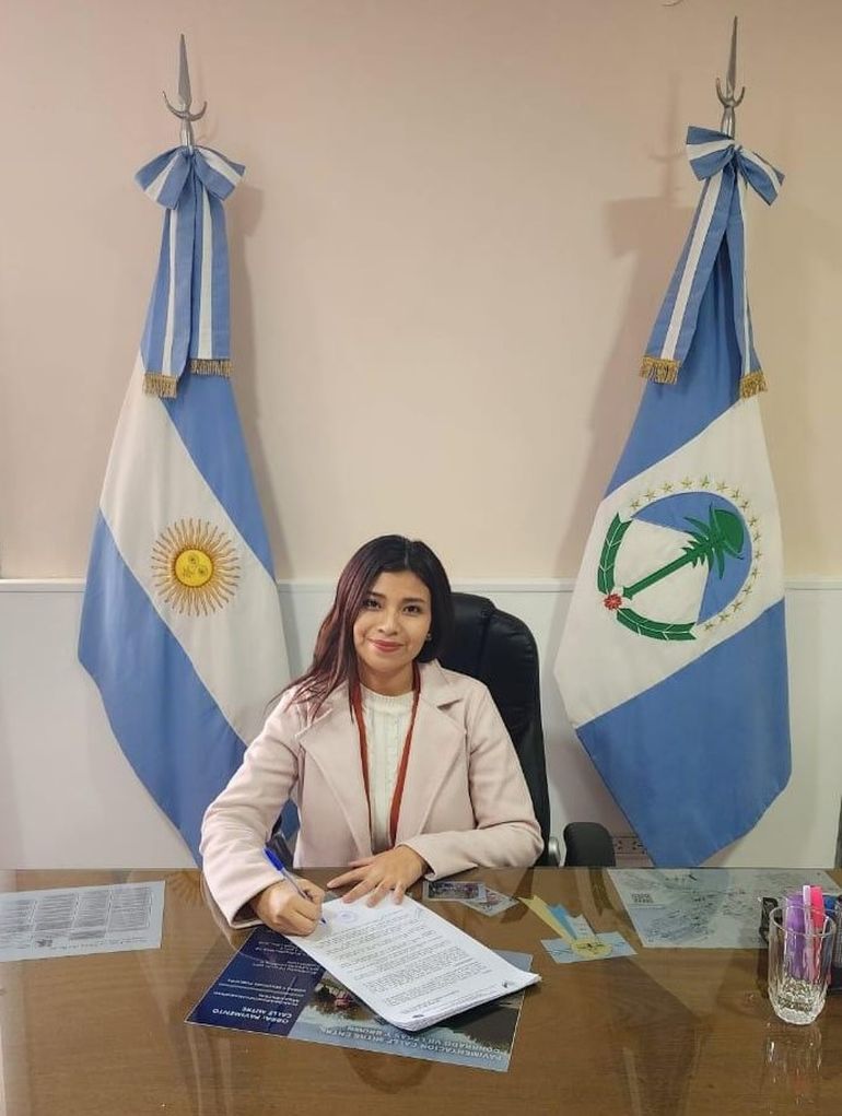 Nadia Loana, intendenta interina de Piedra de Águila. Nadia Loana, intendenta interina de Piedra de Águila.