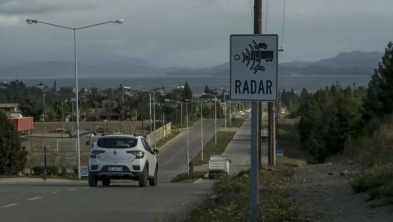 Fotomultas y patentes provisorias: qué pasa con los radares cuando los autos tienen matrícula de papel
