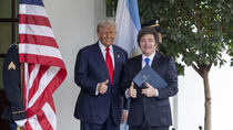 Argentina y Estados Unidos anunciaron cooperación comercial. Argentina y Estados Unidos anunciaron cooperación comercial.