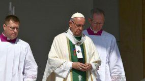 El Papa dio misa junto a los curas abusados en Chile