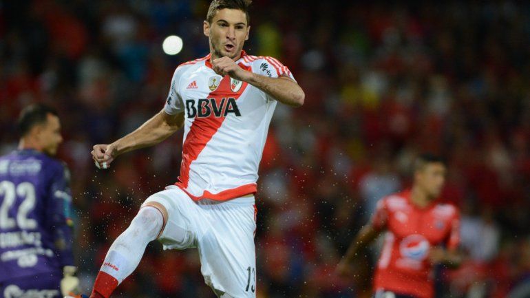 Lucas Alario no falló en el penal que le cometieron y puso en ventaja al Millo. Apenas se reanudó el partido