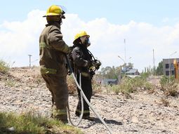 susto por una fuga de gas: evacuaron una oficina publica en el centro neuquino susto por una fuga de gas: evacuaron una oficina publica en el centro neuquino