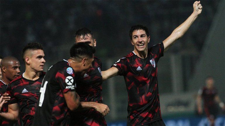 Doblete de Nacho Fernández para la victoria de River frente a Talleres