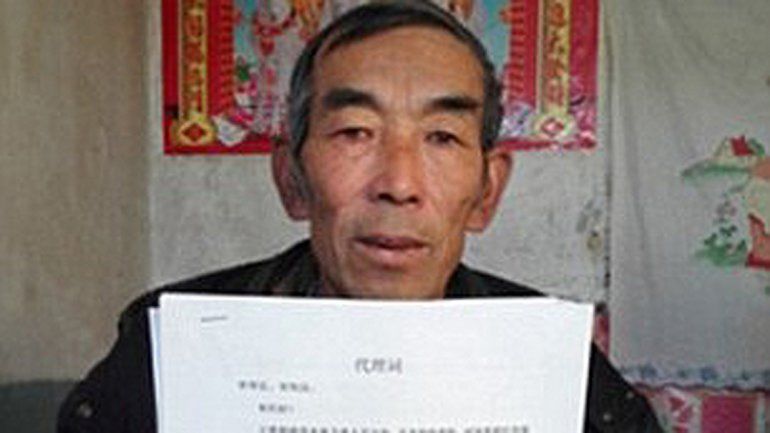 Fue en China. El hombre es agricultor y estudia desde el 2001.