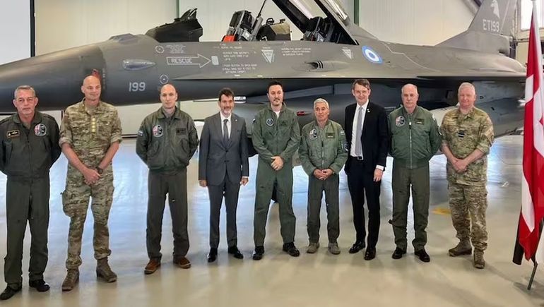 El Gobierno de Argentina ya había adquirido unos aviones caza, pero quiere comprar más armamento. El Gobierno de Argentina ya había adquirido unos aviones caza, pero quiere comprar más armamento.