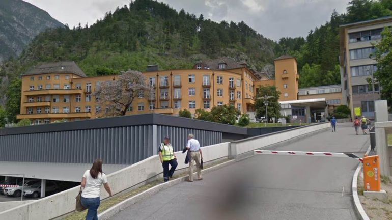 Desesperación: se le cayó el cochecito con su bebé de dos meses y rodó 50 metros