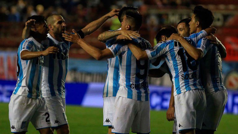 Racing imparable, con un Arias imbatible  que ya hace historia