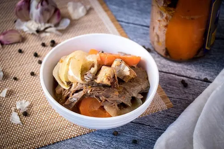 El escabeche es una forma habitual de consumo de esta carne considerada exótica. El escabeche es una forma habitual de consumo de esta carne considerada exótica.