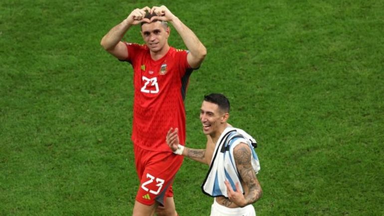 El Dibu Martínez y Ángel Di María