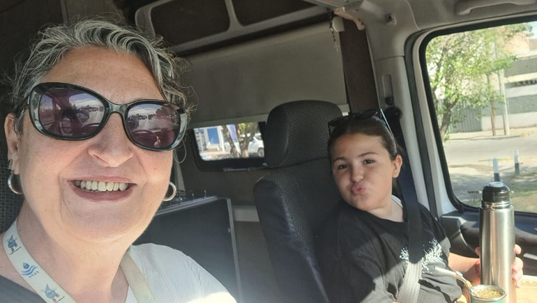 La escapadita soñada de abuela y nieta por el Alto Valle en motorhome