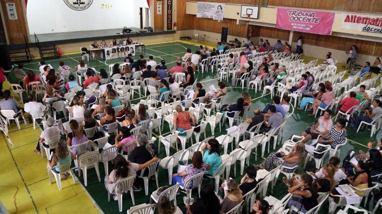 La asamblea de ATEN Capital votó por un paro de 48 horas