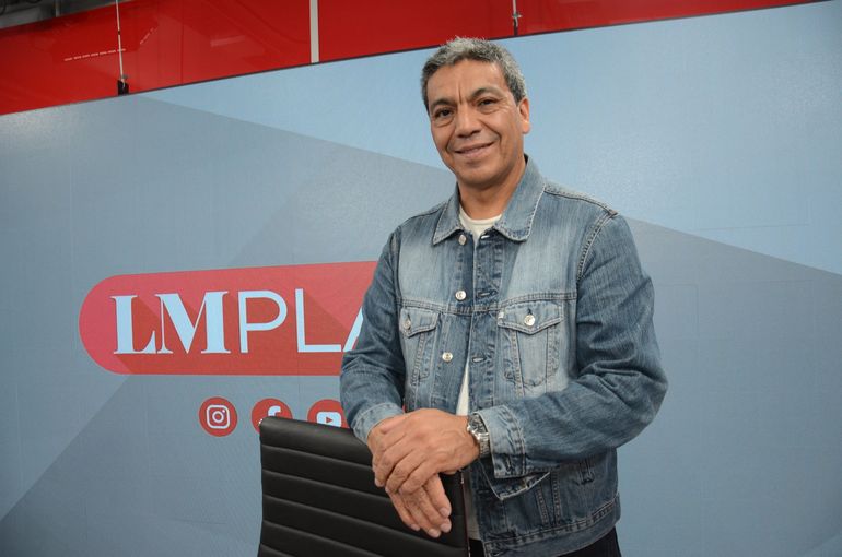 El spot de Jesús Escobar rodeado de santos populares: Voy a gobernar para el pueblo, no para los ricos