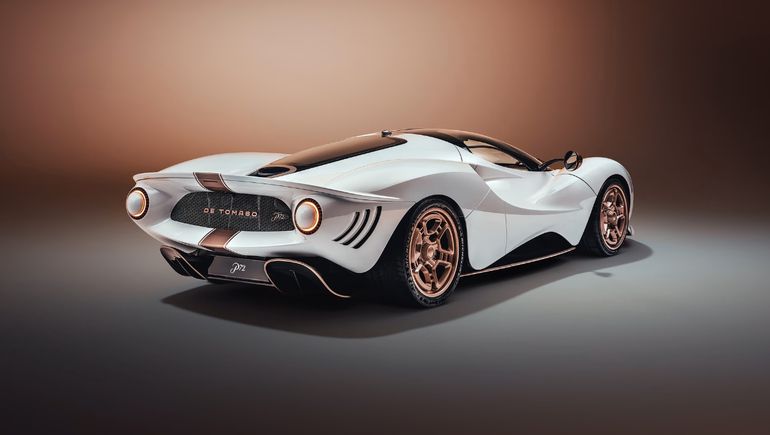 El De Tomaso P72 combina desarrollos de vanguardia con un diseño clásico y atemporal. El De Tomaso P72 combina desarrollos de vanguardia con un diseño clásico y atemporal.