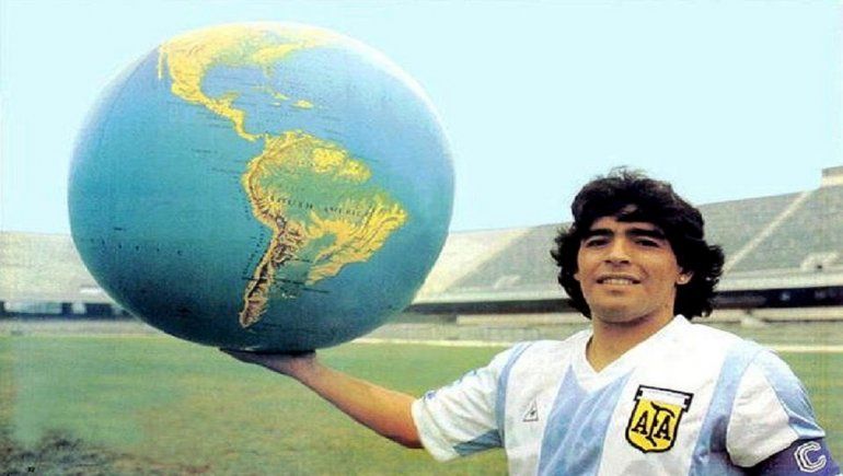 Homenaje de River a Maradona.