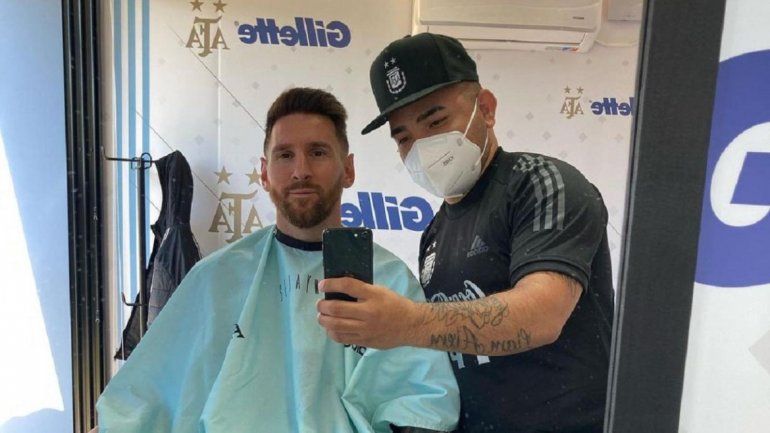 Messi: gran gesto, nuevo look y figura del lujoso 11 que planea Scaloni