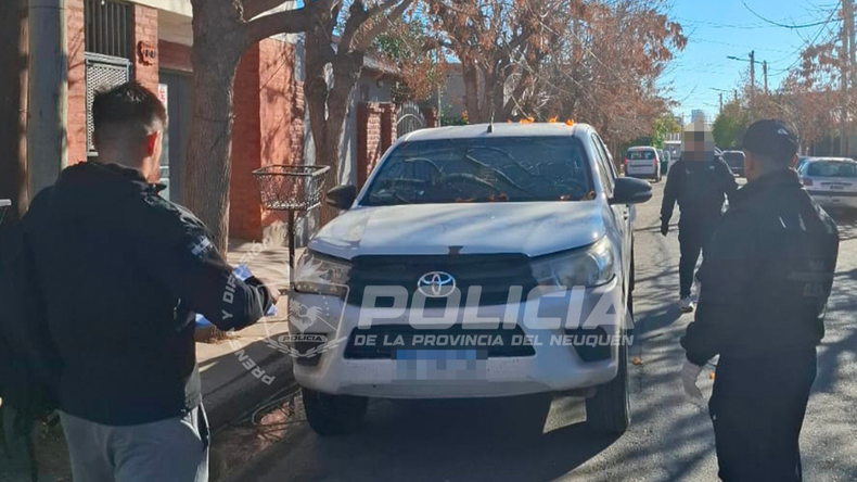La Policía recuperó una camioneta con pedido de captura. | LM Neuquen La Policía recuperó una camioneta con pedido de captura.