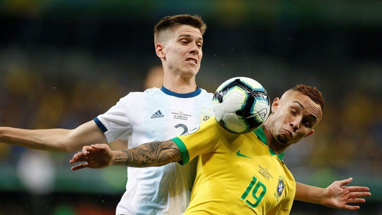 Brasil venció a la Argentina y la eliminó en semis de la Copa América