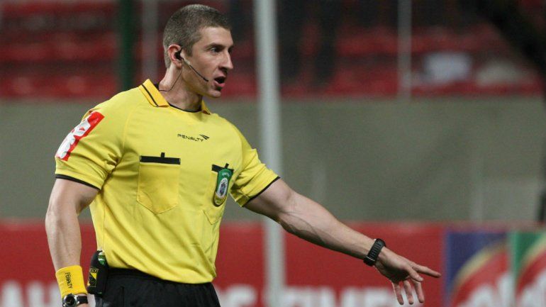 Un brasileño será el árbitro de Ecuador-Argentina