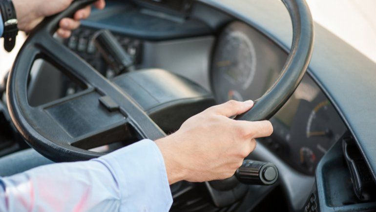Un colectivero de la empresa Koko y un taxista protagonizaron un enfrentamiento.