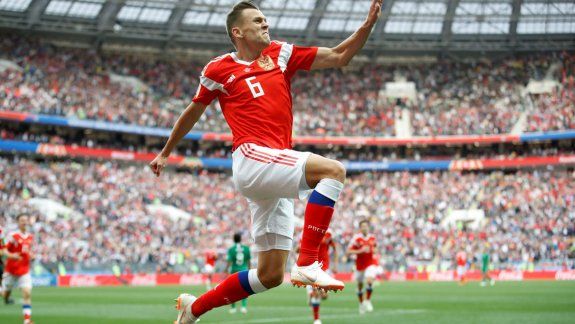 Denis Cheryshev, quien por diversas lesiones estuvo en duda para el Mundial, ayer ingresó para sustituir a Alan&nbsp; Dzgoev, que sufrió un tirón, y se convirtió en el héroe de la jornada al marcar dos golazos.&nbsp;
