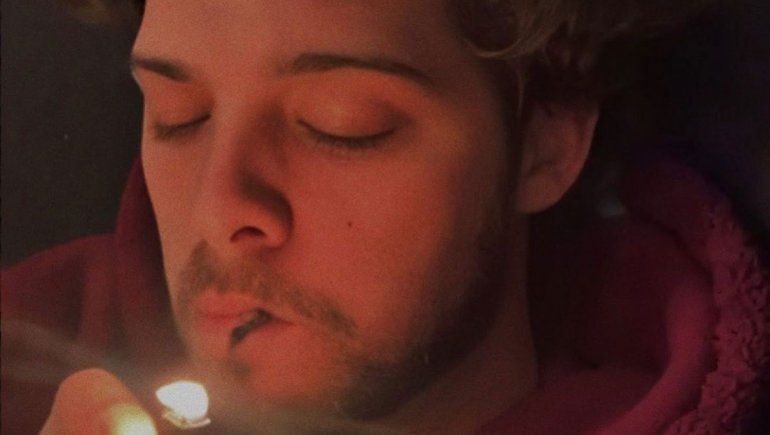 Fumando churro en Telefe