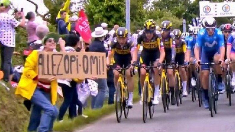 Detuvieron a la espectadora del Tour de Francia que provocó la caída de los ciclistas