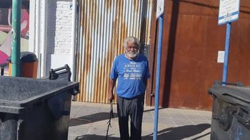 Jaime es un personaje que deambula por las calles de Neuquén.