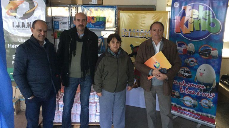 La Neuquina entregó una tonelada de alimentos a un almacén social