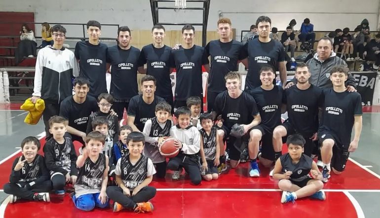 El plantel de Cipolletti. Foto: Cipo Pasión El plantel de Cipolletti. Foto: Cipo Pasión