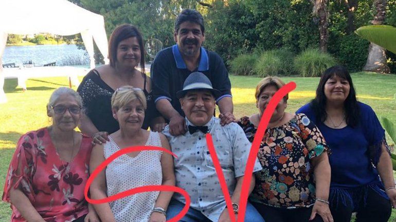 La emoción de Diego Maradona en el bautismo de su nieto