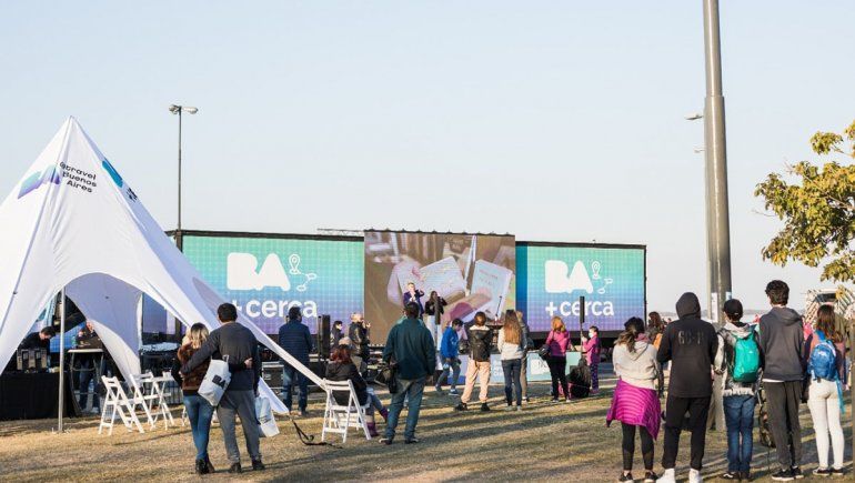 Con sorteos y juegos, llega a Neuquén el camión de turismo porteño