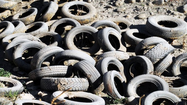 Crearán un programa de reciclaje de neumáticos usados