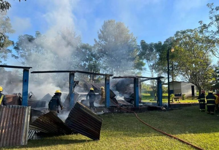 La escuela incendiada en Misiones había sido inaugurada hace 48 años. La escuela incendiada en Misiones había sido inaugurada hace 48 años.