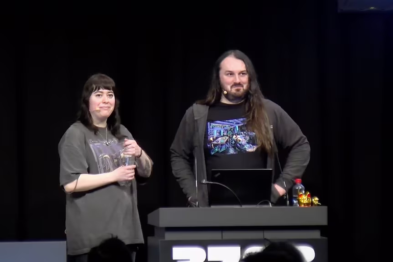 Braelynn Luedtke y Dennis Giese Foto: Chaos Communication Congress Braelynn Luedtke y Dennis Giese Foto: Chaos Communication Congress