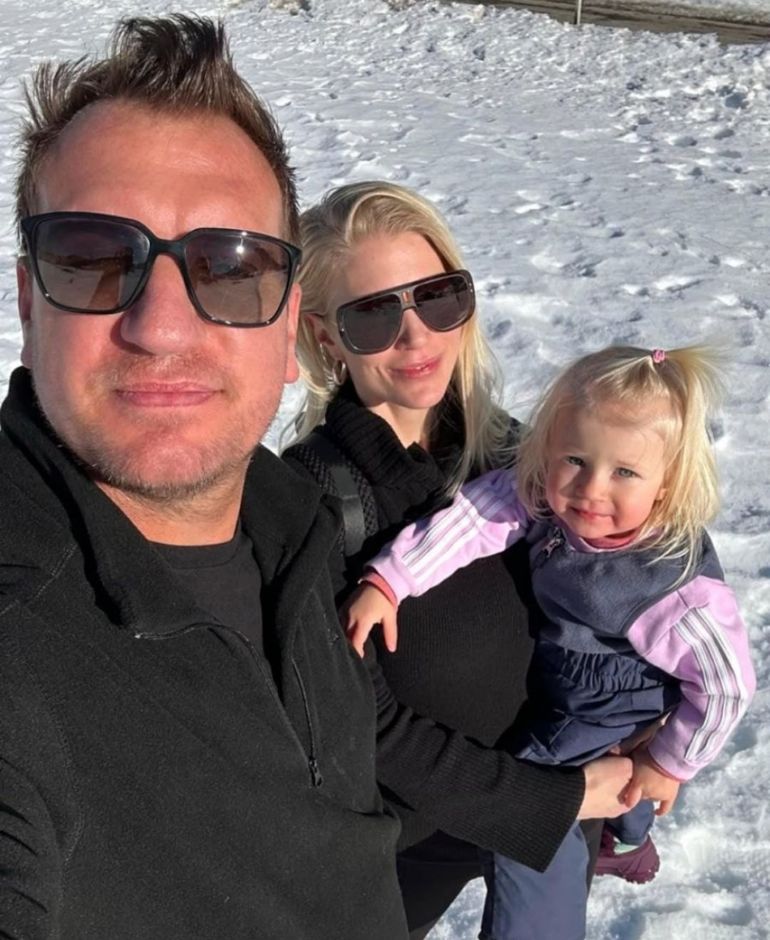 Maxi López, Daniela Christiansson y su hija Maxi López, Daniela Christiansson y su hija