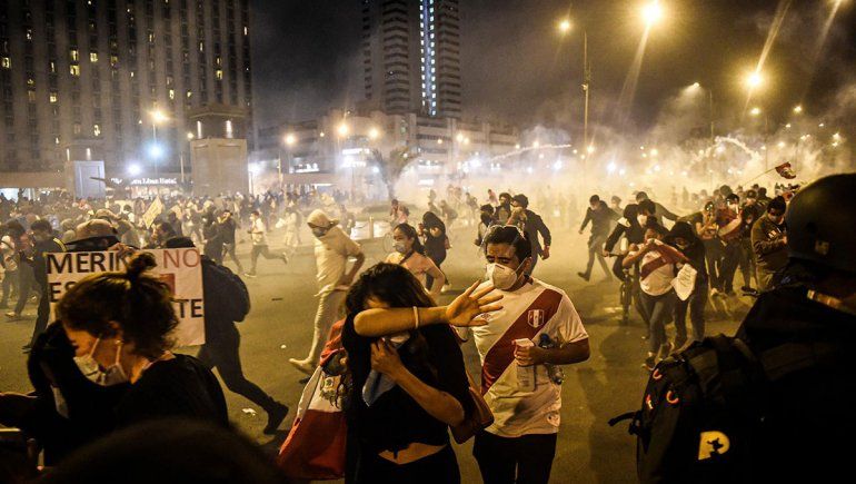 Protestas en Perú dejaron dos heridos