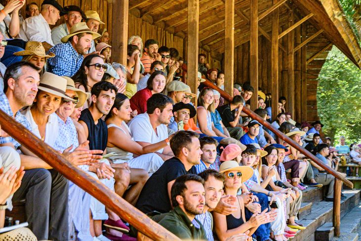 Todos los años, miles de visitantes recorren la exposición de la Sociedad Rural de Neuquén. Foto: gentileza SRN. Todos los años, miles de visitantes recorren la exposición de la Sociedad Rural de Neuquén. Foto: gentileza SRN.