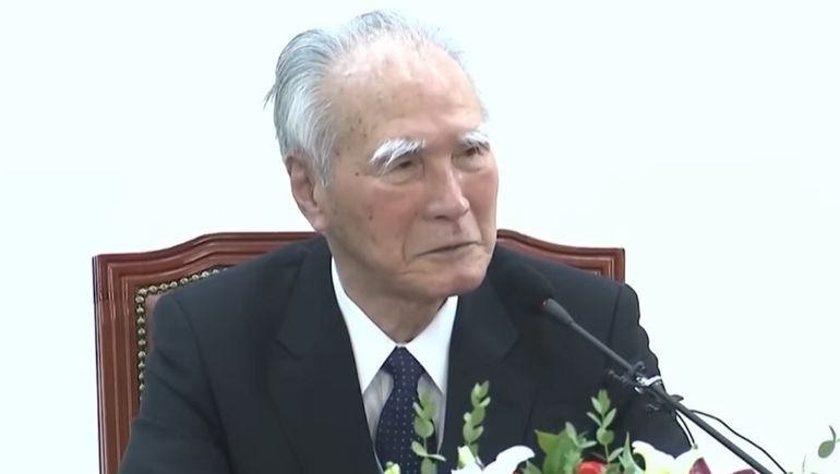Fue el primer jefe de gobierno de Japón en pedir disculpas por los crímenes cometidos por su país durante la Segunda Guerra Mundial.
