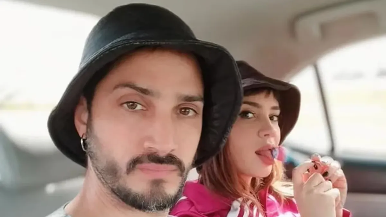 Celeste Cid y Abril Sosa.