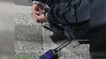 Atraparon a un delincuente que intentó robar un auto en pleno centro con inhibidor. Atraparon a un delincuente que intentó robar un auto en pleno centro con inhibidor.