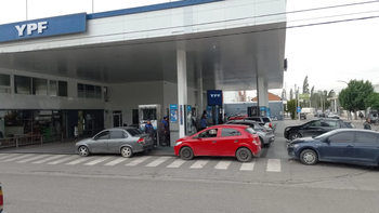 Plottier: tras el fin de la tasa vial, YPF también bajó los precios de sus combustibles Plottier: tras el fin de la tasa vial, YPF también bajó los precios de sus combustibles
