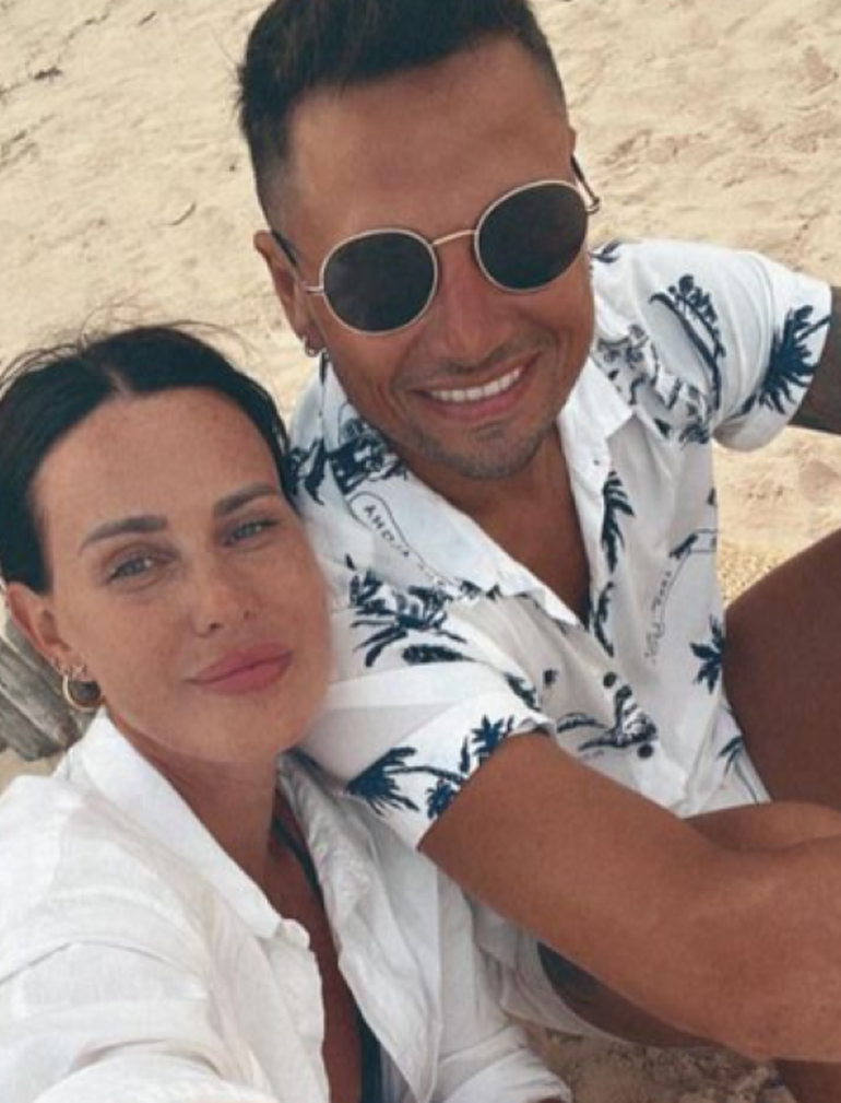 La escolaridad de sus hijos hizo que la modelo y el futbolista se enfrenten a medio año separados.